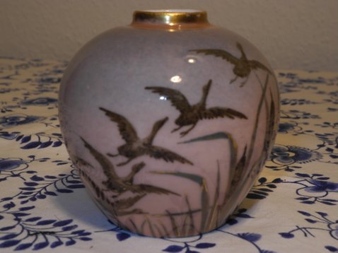 Flying geese vase