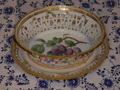 Fruit Bowl with underplate