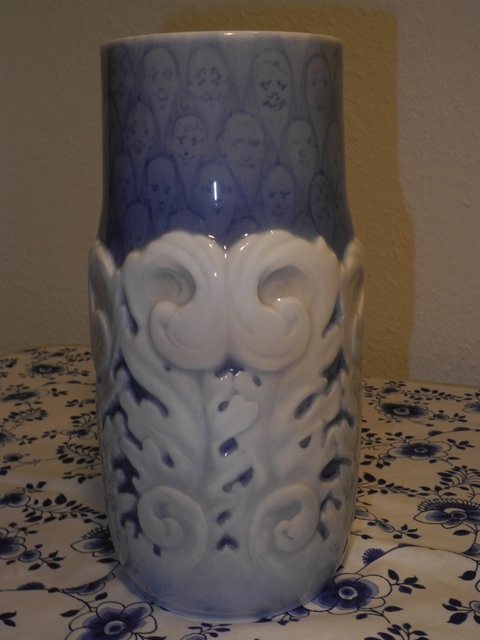 GH - Fern and Faces vase