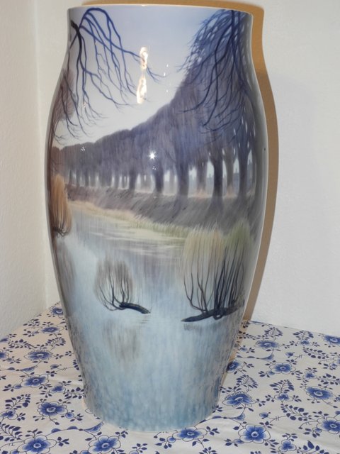 AB - Landscape Vase