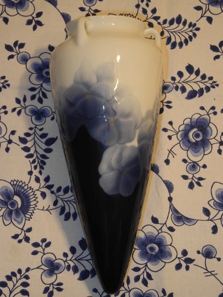 Conical Pansies Vase