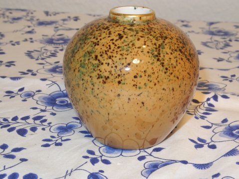 Special glaze vase
