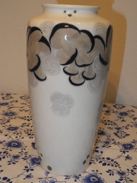EDK - Mushroom Vase