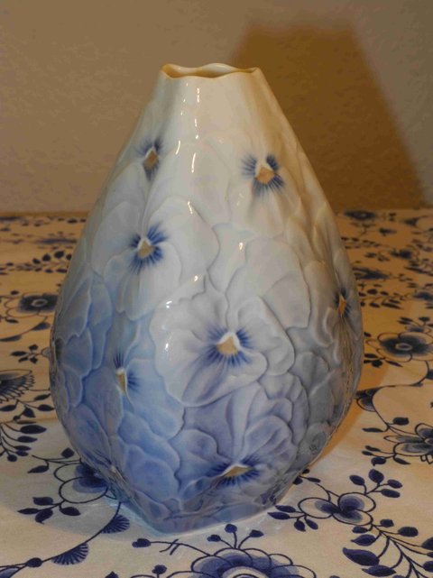 Pansy Vase 2