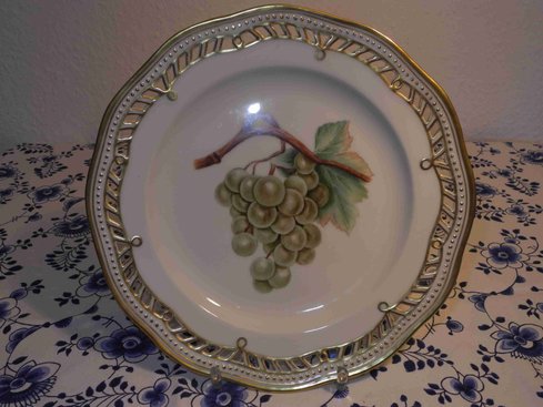 Grape Plate