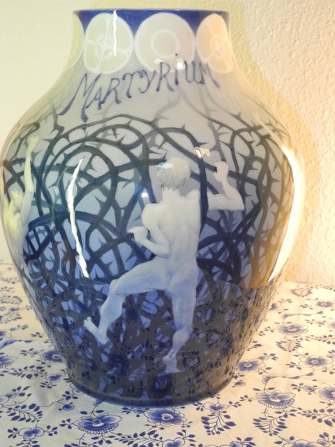 "Martyrium" Vase