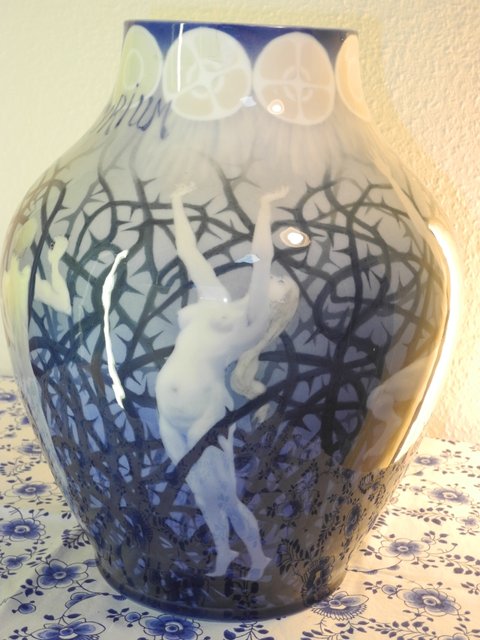 "Martyrium" Vase