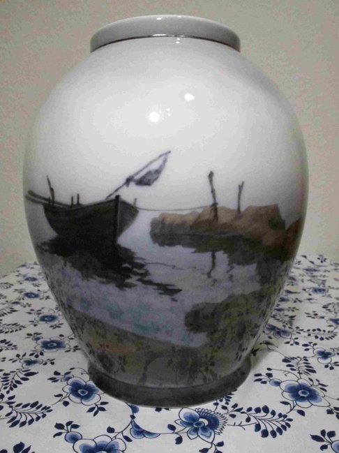 Fisherboat vase