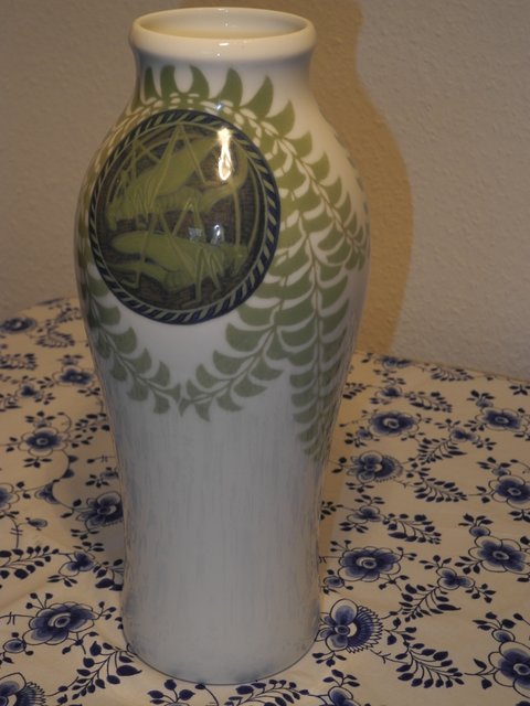 JM - Grashopper Vase