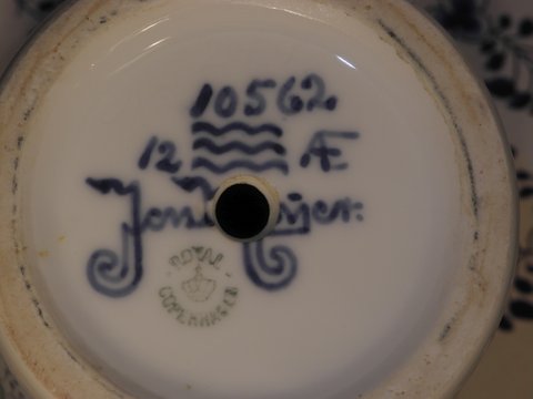 JM - Grashopper Vase