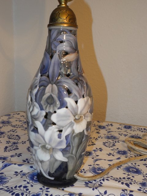 Floral Vase Lamp