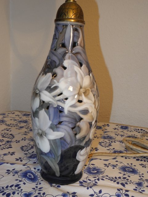Floral Vase Lamp