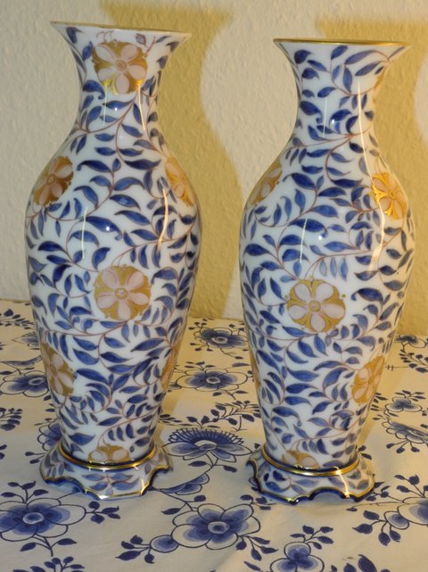 MH - eraly vase pair