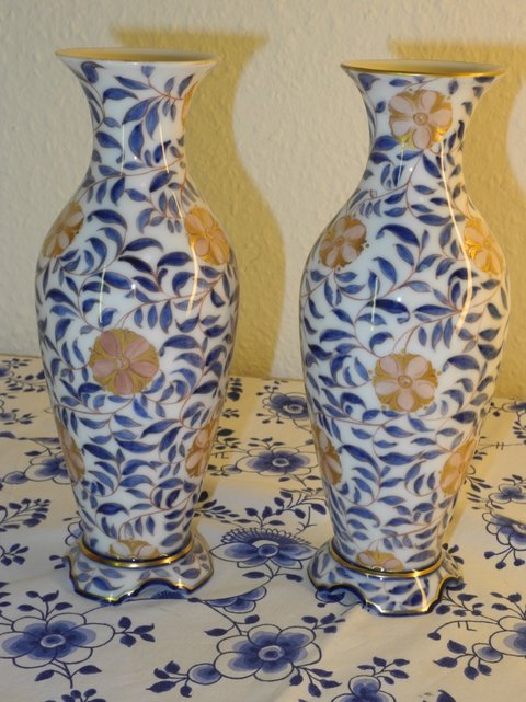 MH - eraly vase pair