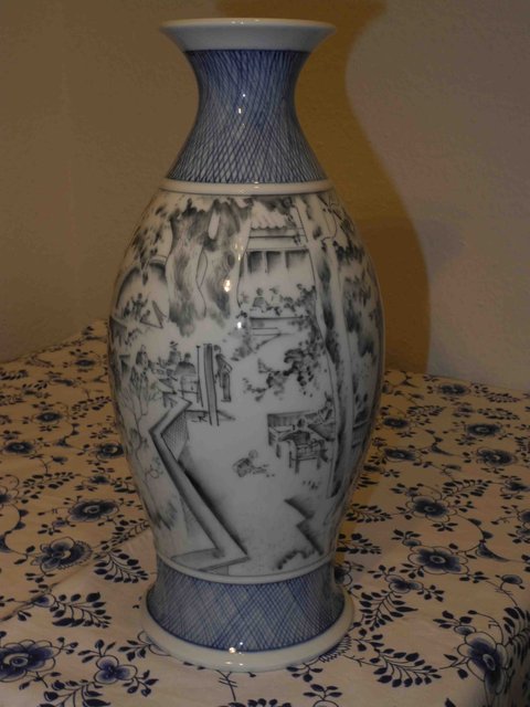 Chinese Style/European Scene Vase