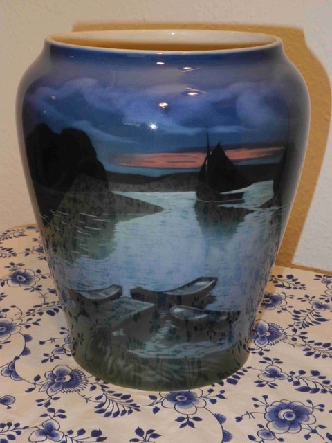 Boat Vase