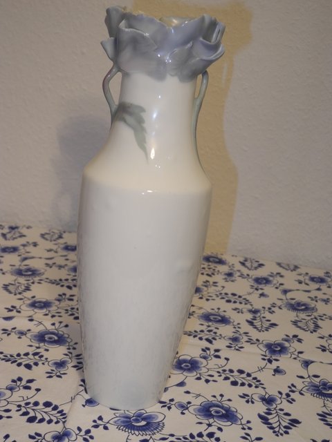 Mela Anderberg - Poppy vase