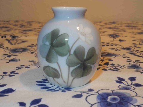 Clover Vase