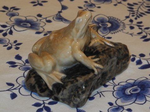 Frog Paper Weight