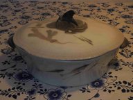 Lidded Bowl with crab and fish
