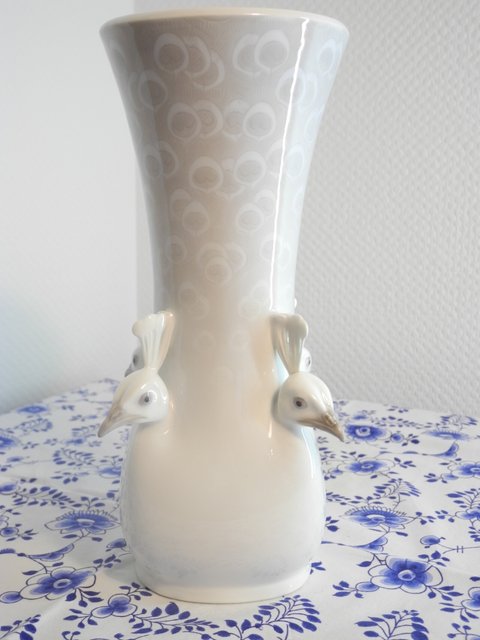 RC Peackock Vase