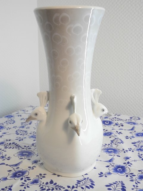 RC Peackock Vase