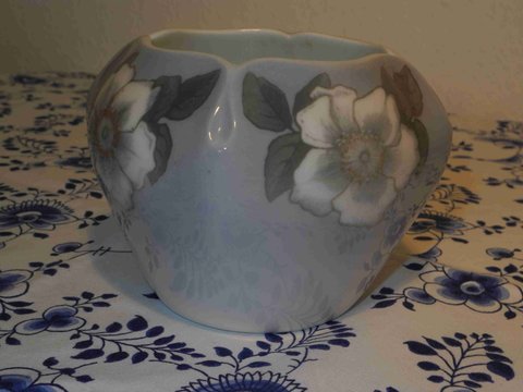 Rose Vase with corners