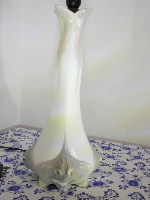Stingray vase lamp