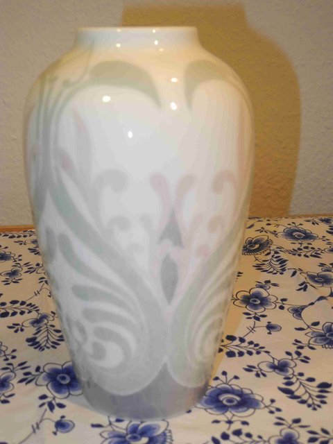 NEL Floral Pattern Vase