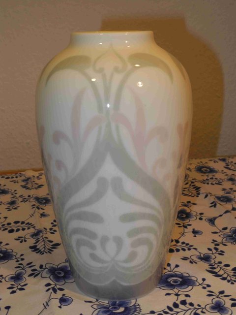 NEL Floral Pattern Vase
